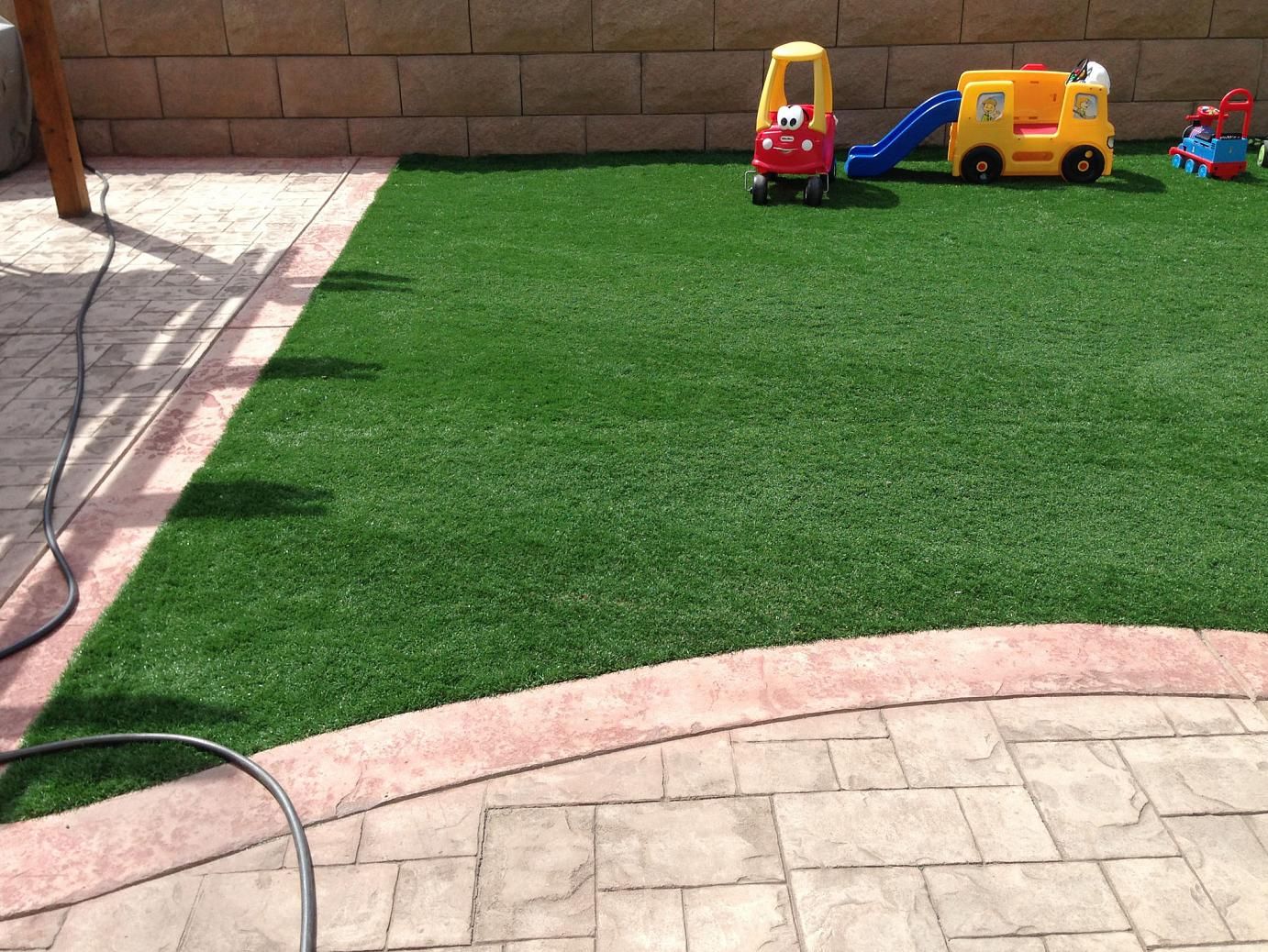 Artificial grass flooring and indoor landscaping solutions for offices and commercial areas